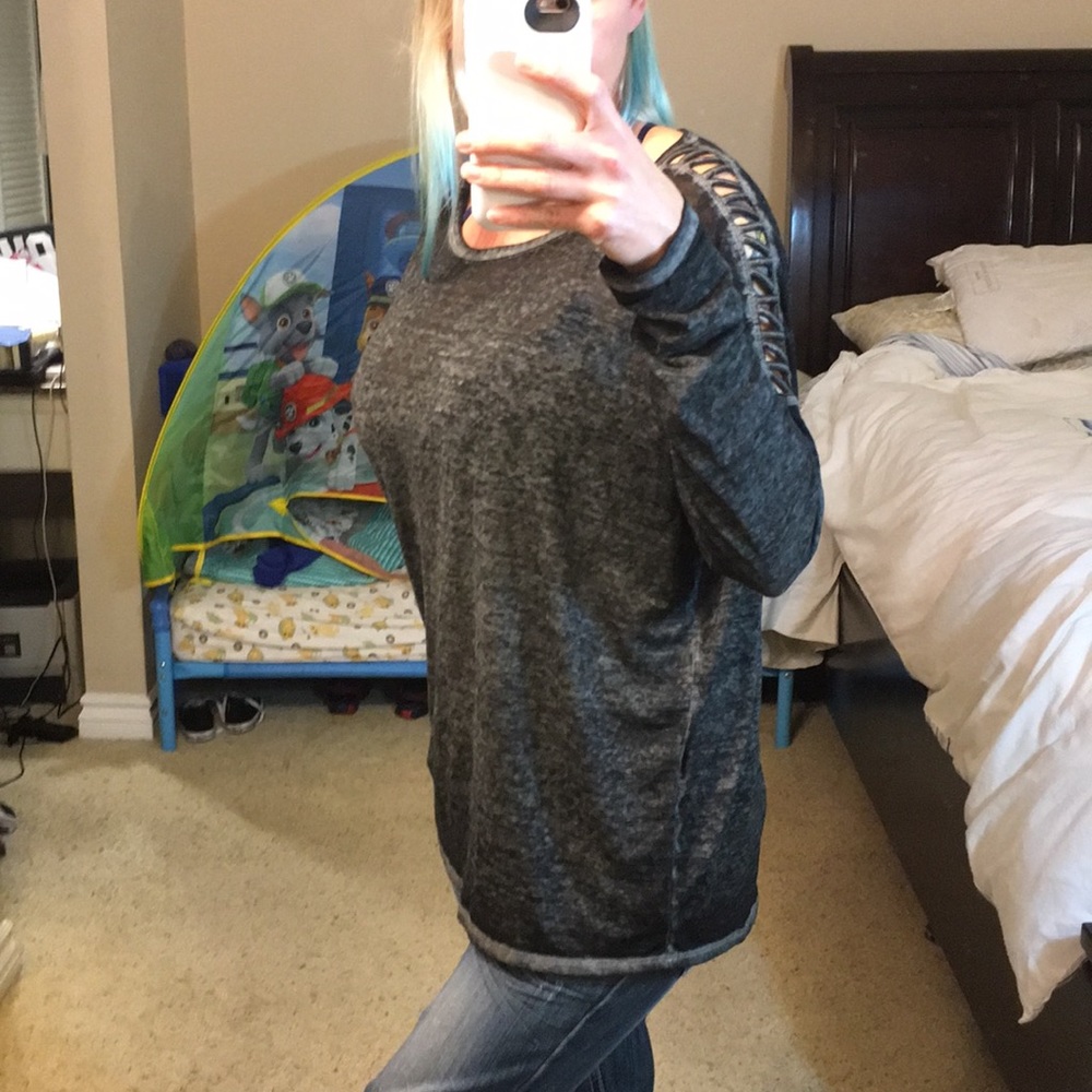 NWOT Betsy Johnson performance Shirt - Picture 3 of 8